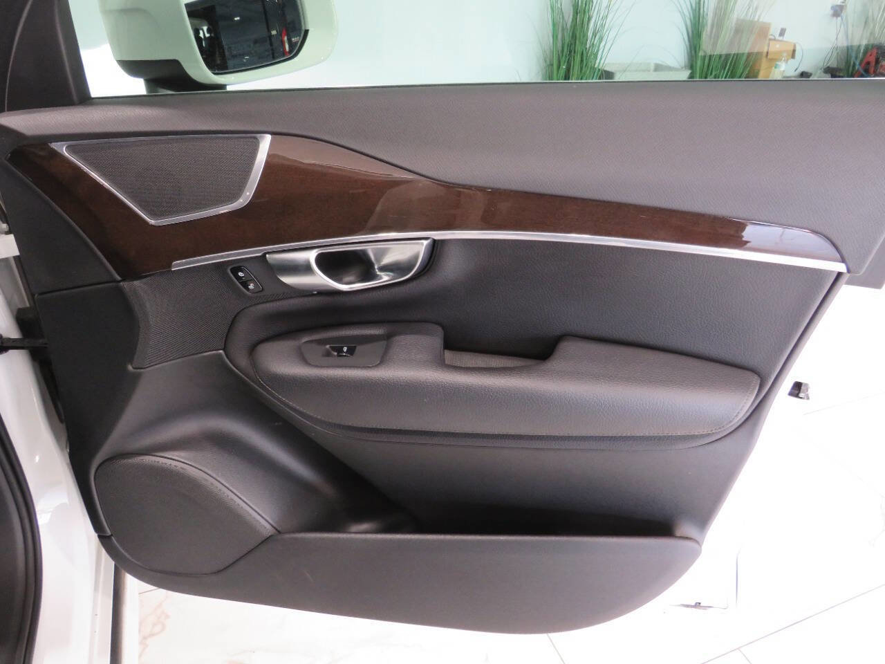 Used 2019 Volvo XC90 T6 Momentum w/ Protection Package Premier image 31