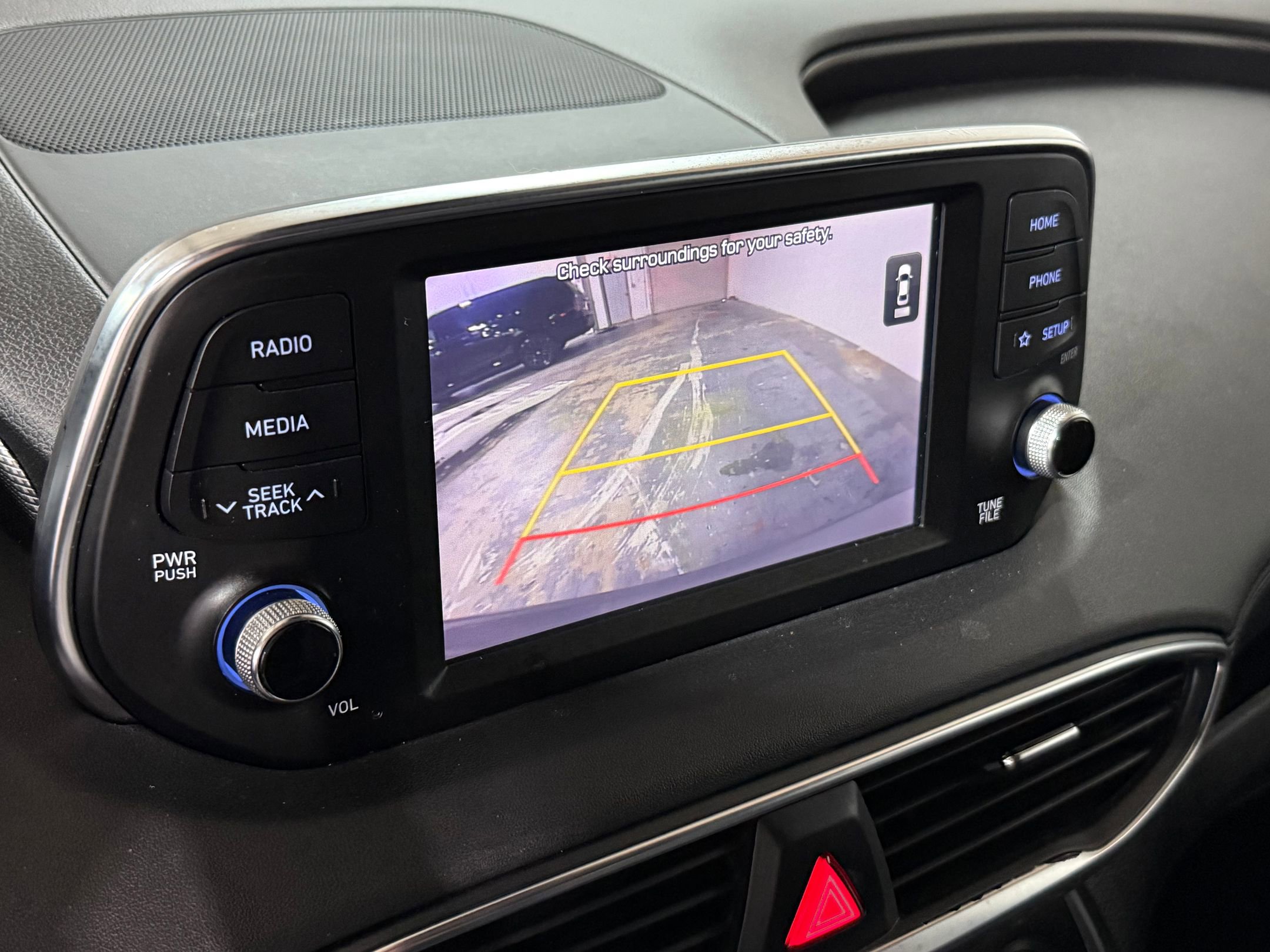 Used 2019 Hyundai Santa Fe SE image 24