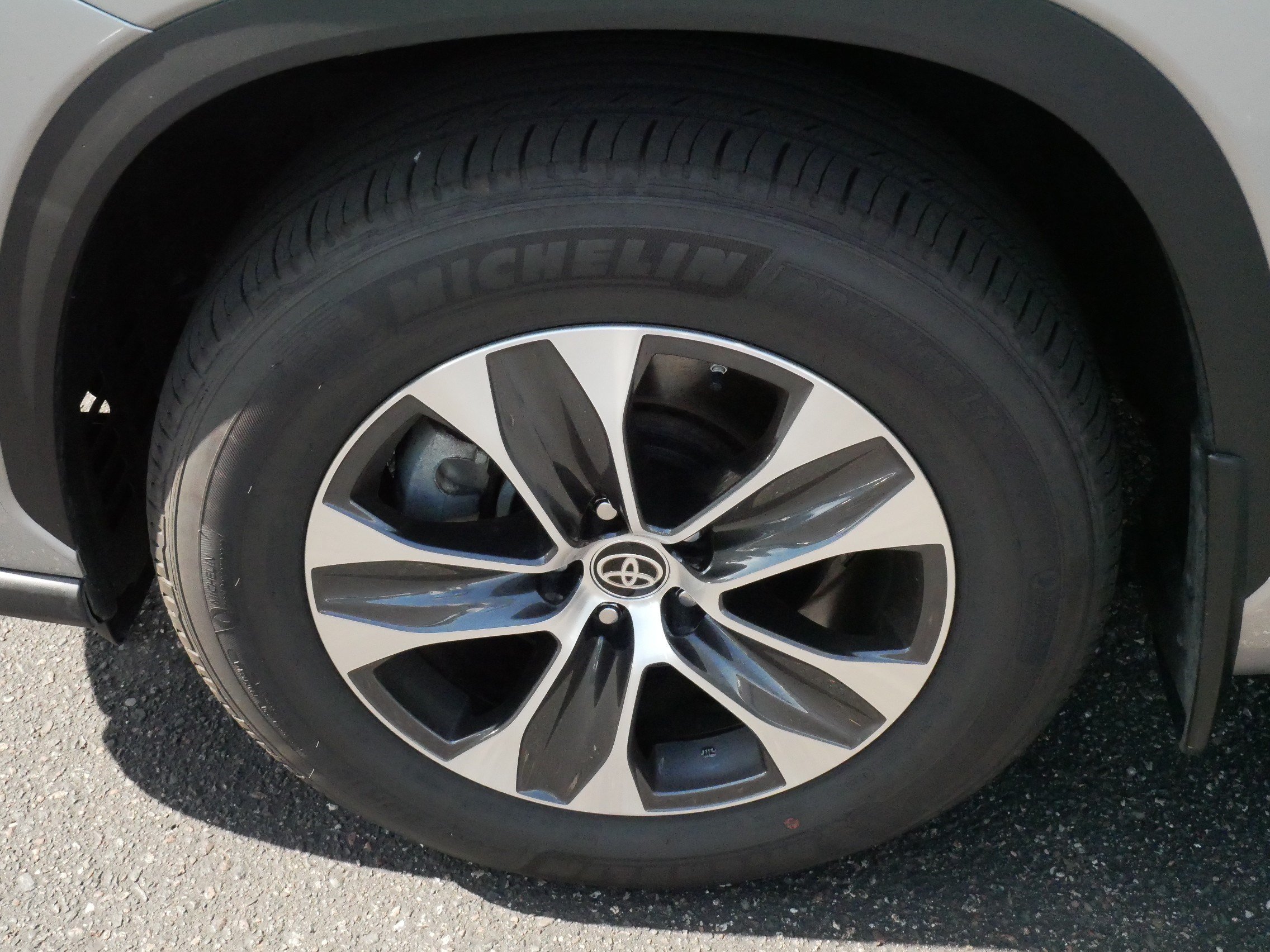 Certified 2025 Toyota Highlander XLE AWD/4WD image 15