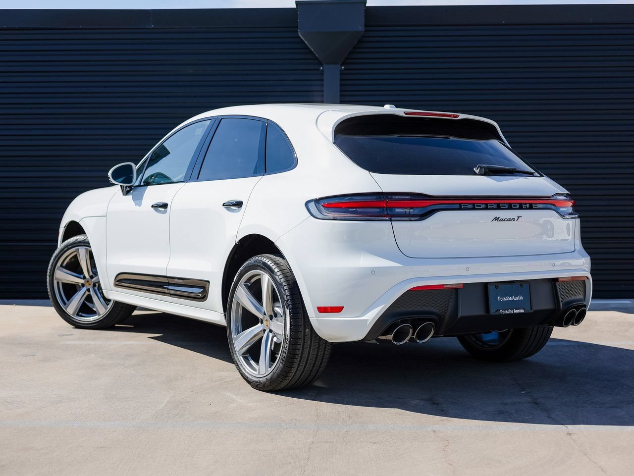 Certified 2026 Porsche Macan Turbo AWD/4WD image 3