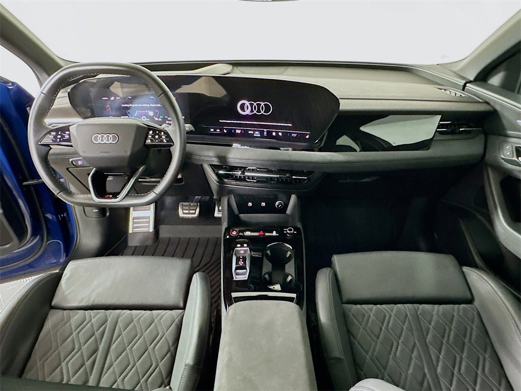 Used 2025 Audi SQ6 e-tron Premium Plus w/ Premium Plus image 3