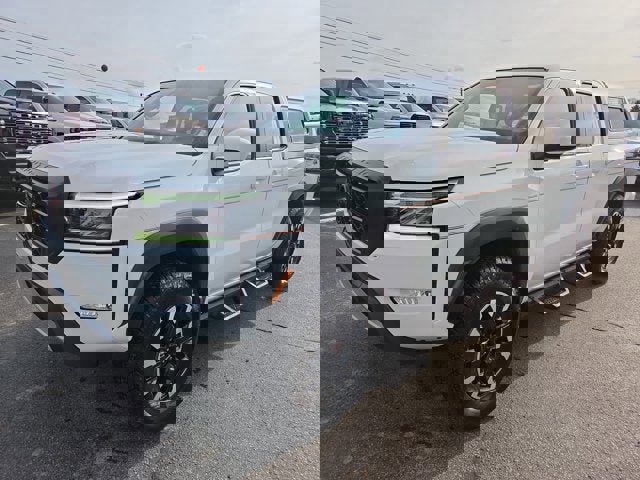 Used 2024 Nissan Frontier PRO-4X w/ Off-Road Protection Package image 2