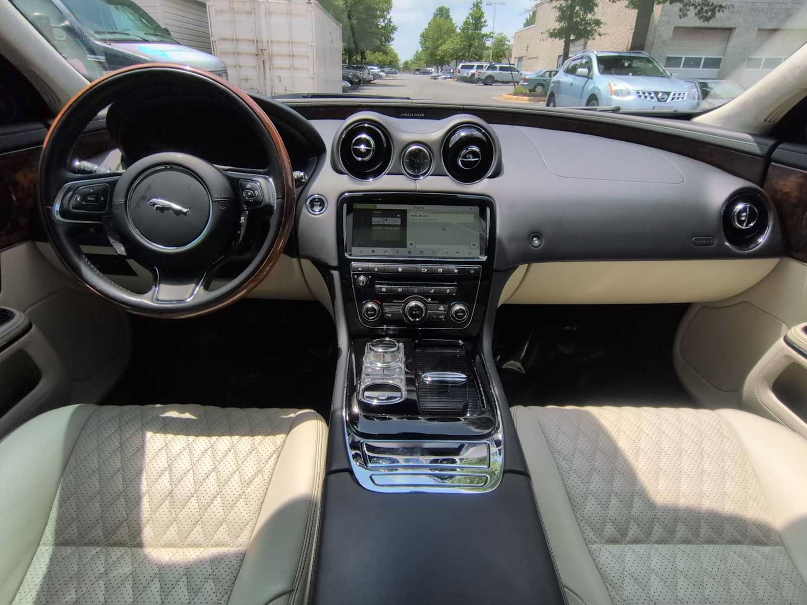 Used 2019 Jaguar XJ AWD image 16
