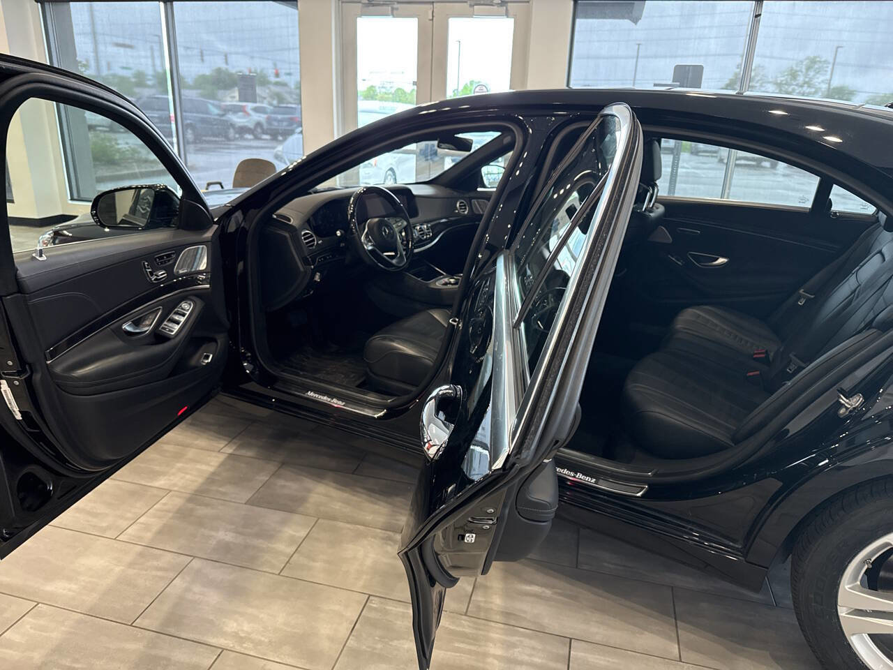 Used 2019 Mercedes-Benz S 560 4MATIC Sedan image 15