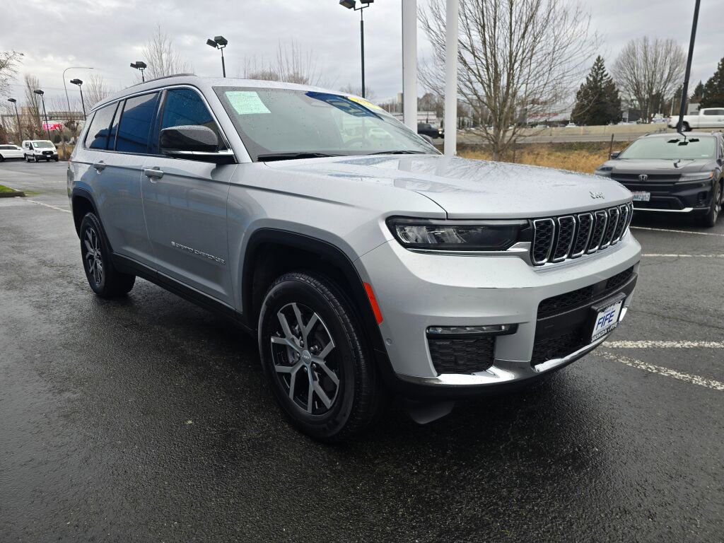 Used 2024 Jeep Grand Cherokee L Limited w/ Luxury Tech Group II image 8