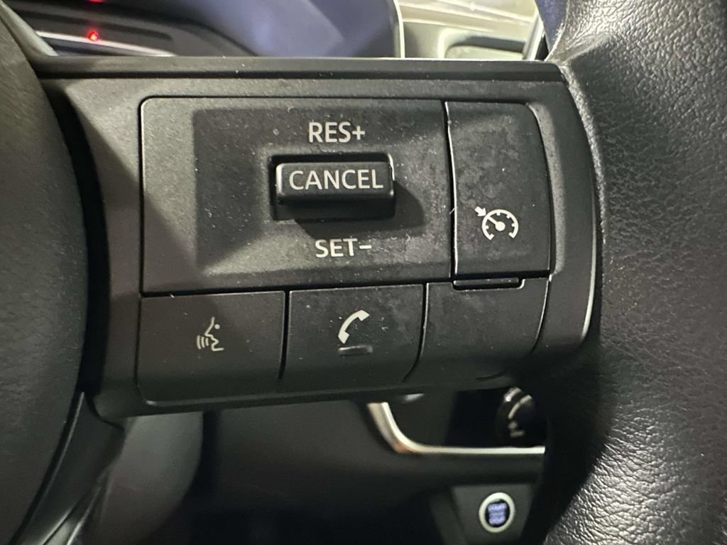 Used 2023 Nissan Rogue S AWD/4WD image 29