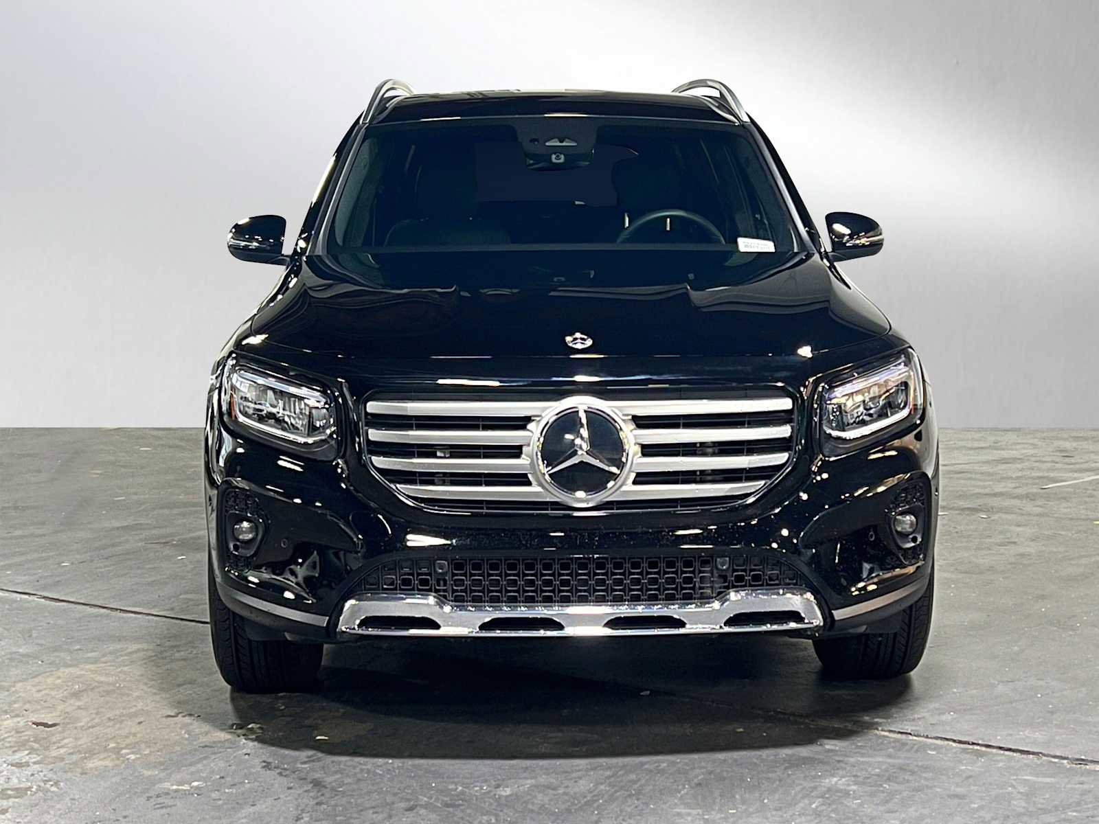 Used 2025 Mercedes-Benz GLB 250 4MATIC image 8