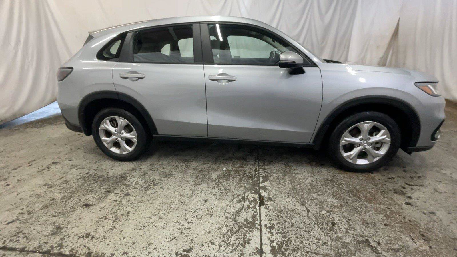 Used 2023 Honda HR-V LX image 5