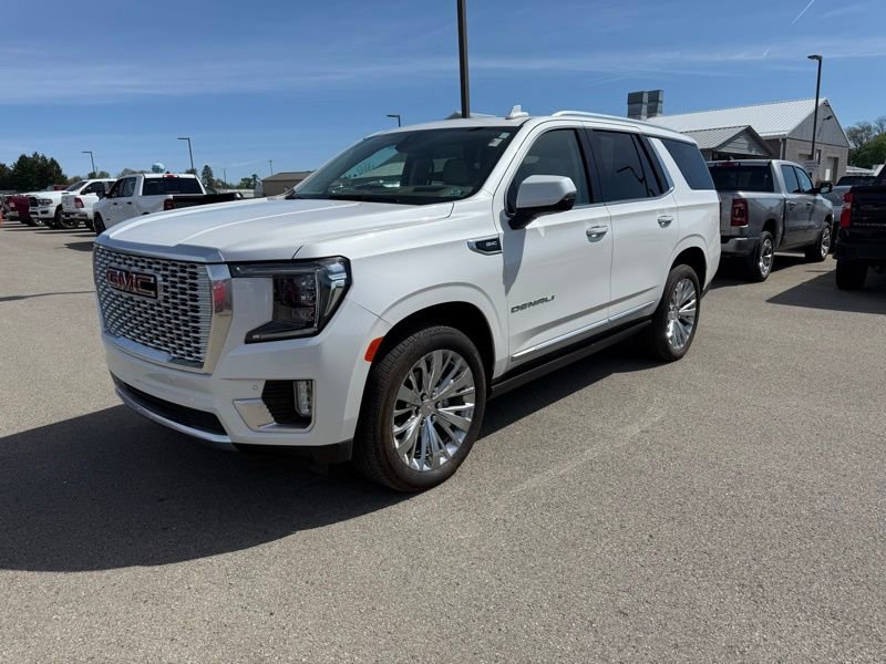 Used 2021 GMC Yukon Denali w/ Denali Premium Package AWD/4WD image 3