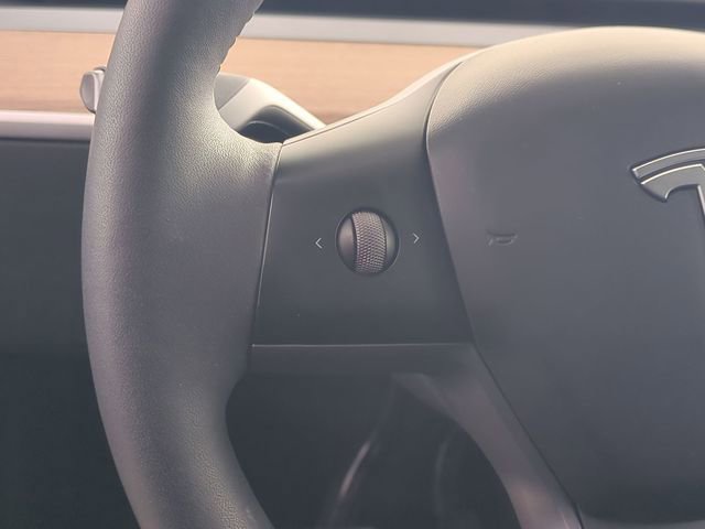 Used 2024 Tesla Model Y Long Range image 12