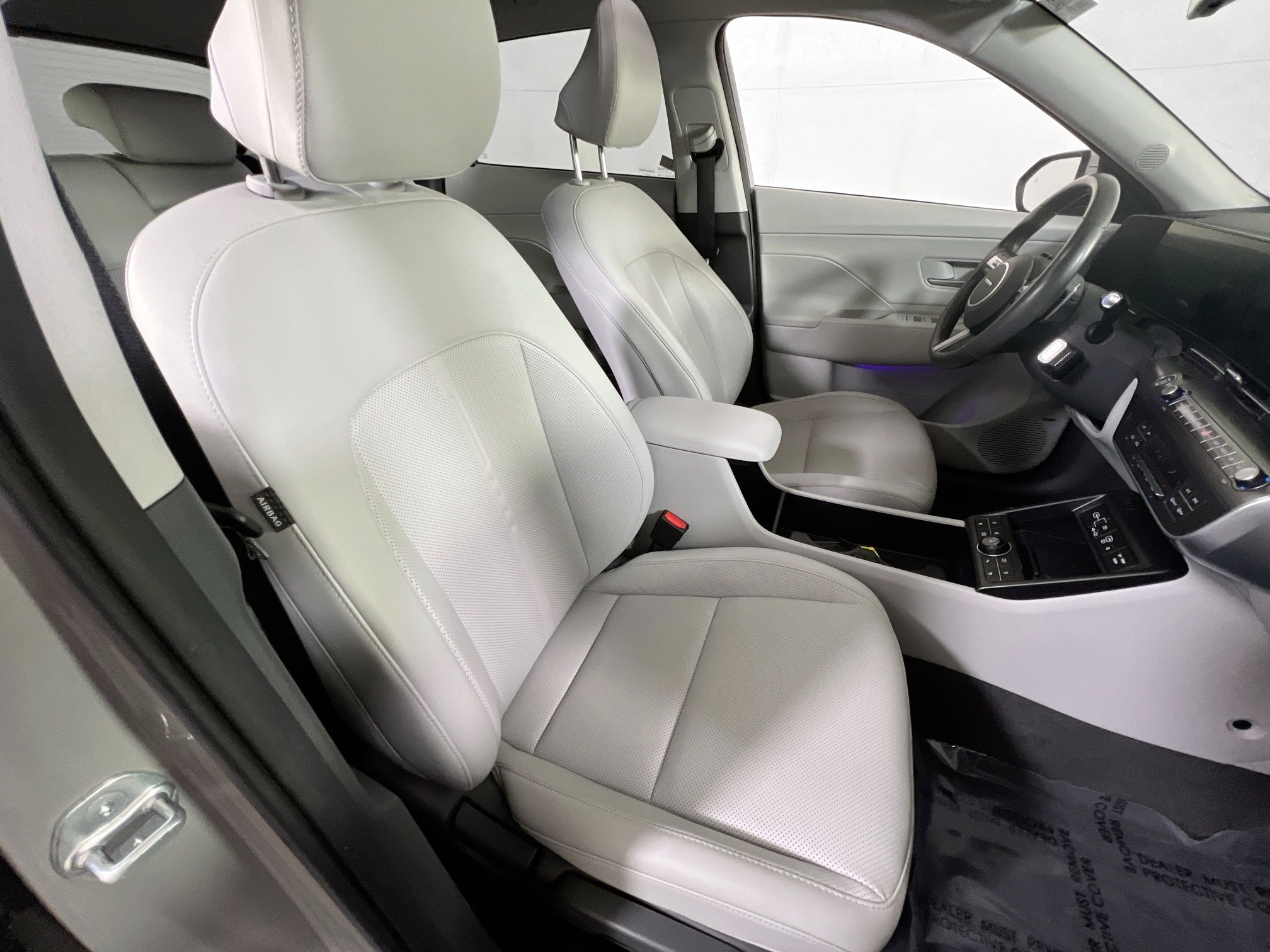 Used 2024 Hyundai Kona Limited image 29