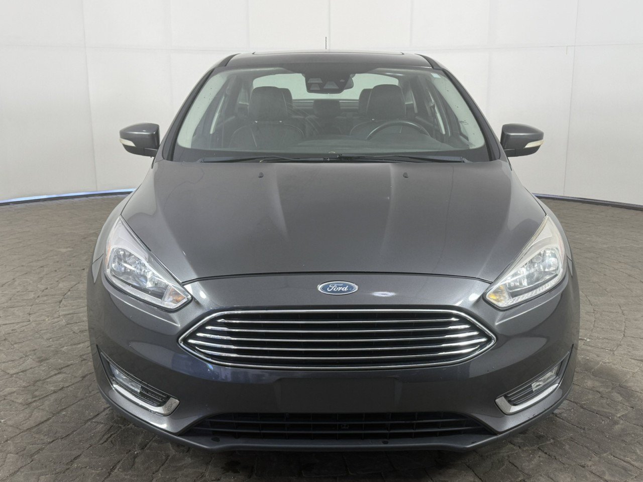 Used 2017 Ford Focus Titanium w/ Titanium Technology Package FWD image 2