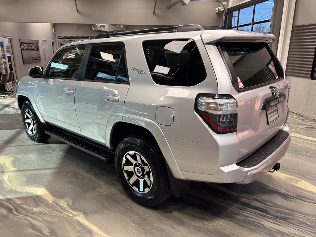 Used 2024 Toyota 4Runner TRD Off-Road Premium AWD/4WD image 34
