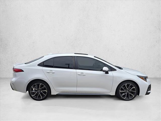 Used 2020 Toyota Corolla SE w/ SE Premium Package FWD image 4