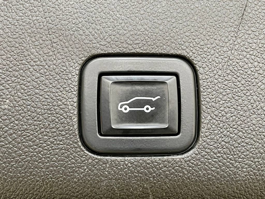 Used 2022 Chevrolet Tahoe Z71 w/ Luxury Package image 14