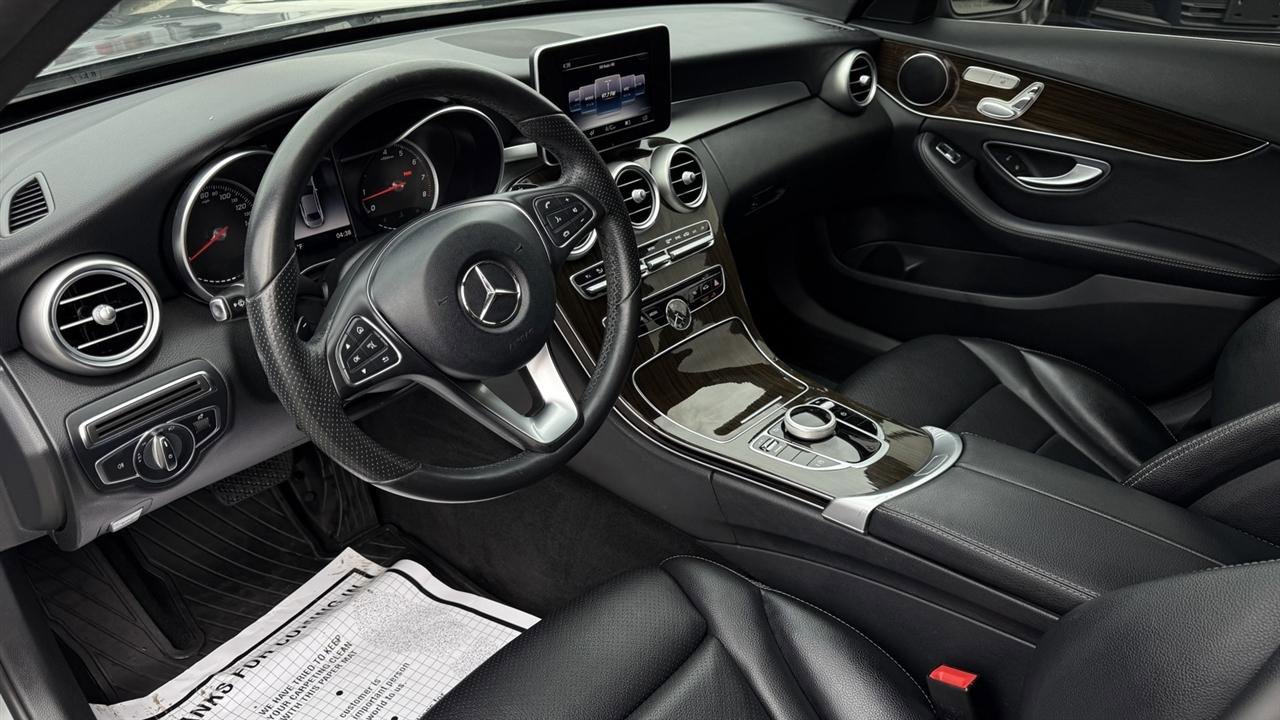 Used 2018 Mercedes-Benz C 300 Sedan image 24
