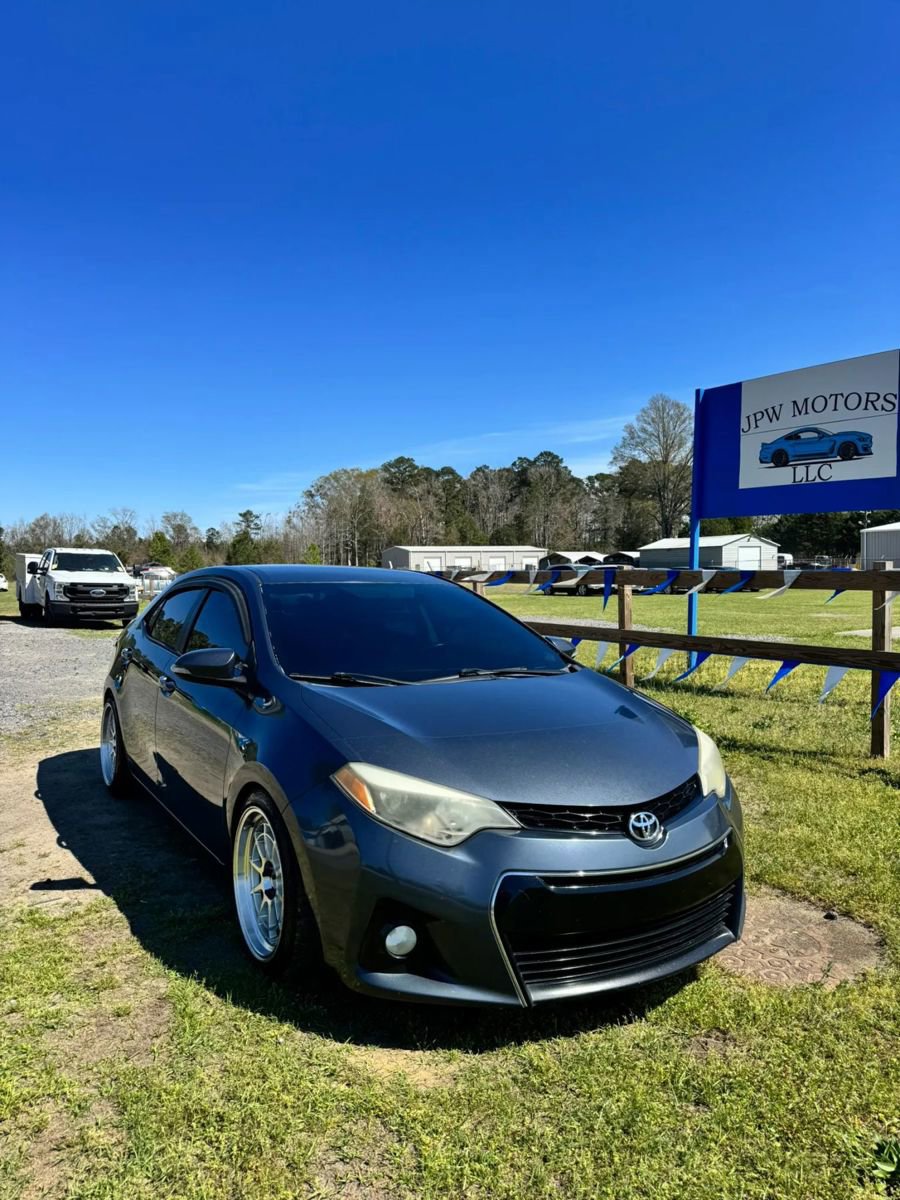 Used 2014 Toyota Corolla S image 2
