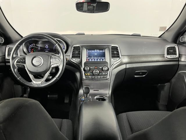 Used 2018 Jeep Grand Cherokee Laredo AWD/4WD image 12