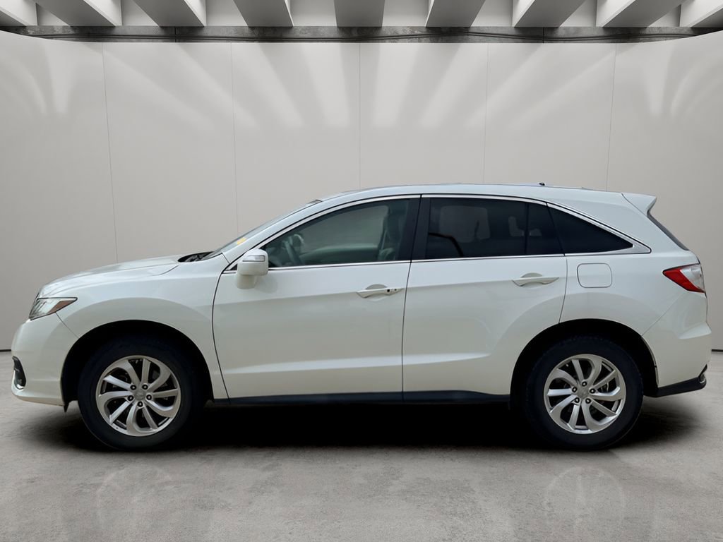Used 2017 Acura RDX w/ AcuraWatch Plus Package FWD image 2