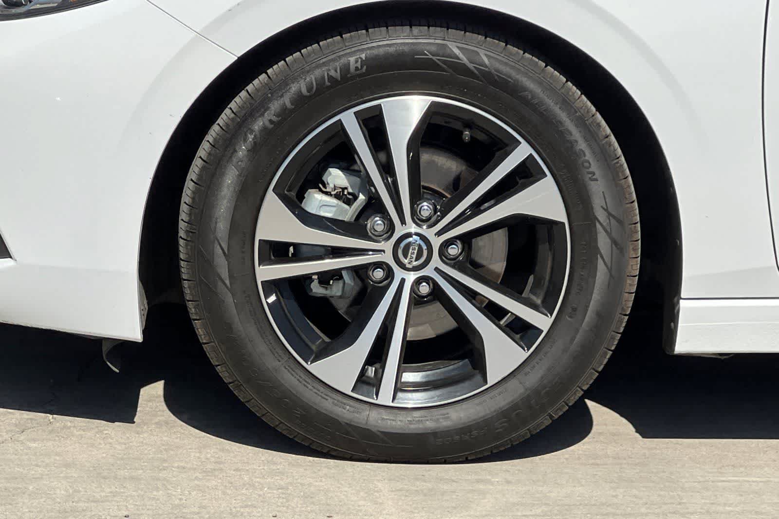 Used 2021 Nissan Sentra SV FWD image 12