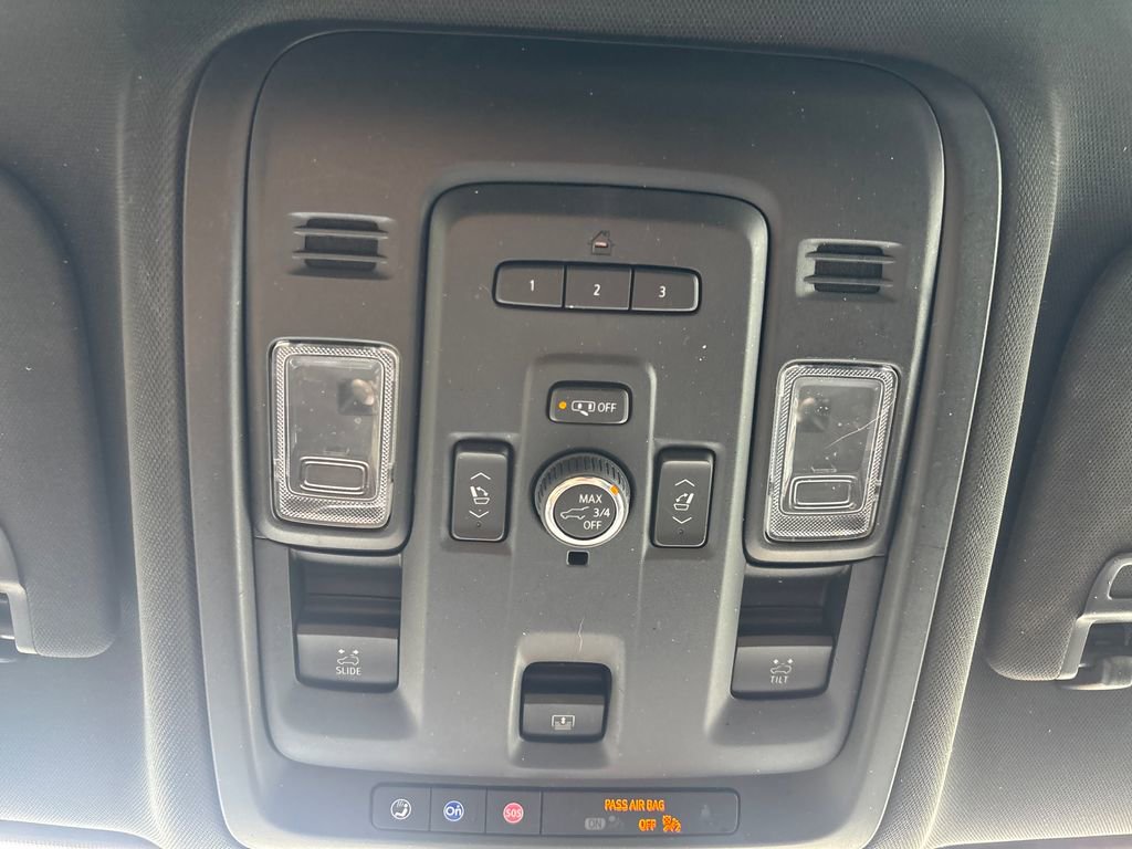 Used 2022 Chevrolet Tahoe LT w/ Luxury Package AWD/4WD image 16