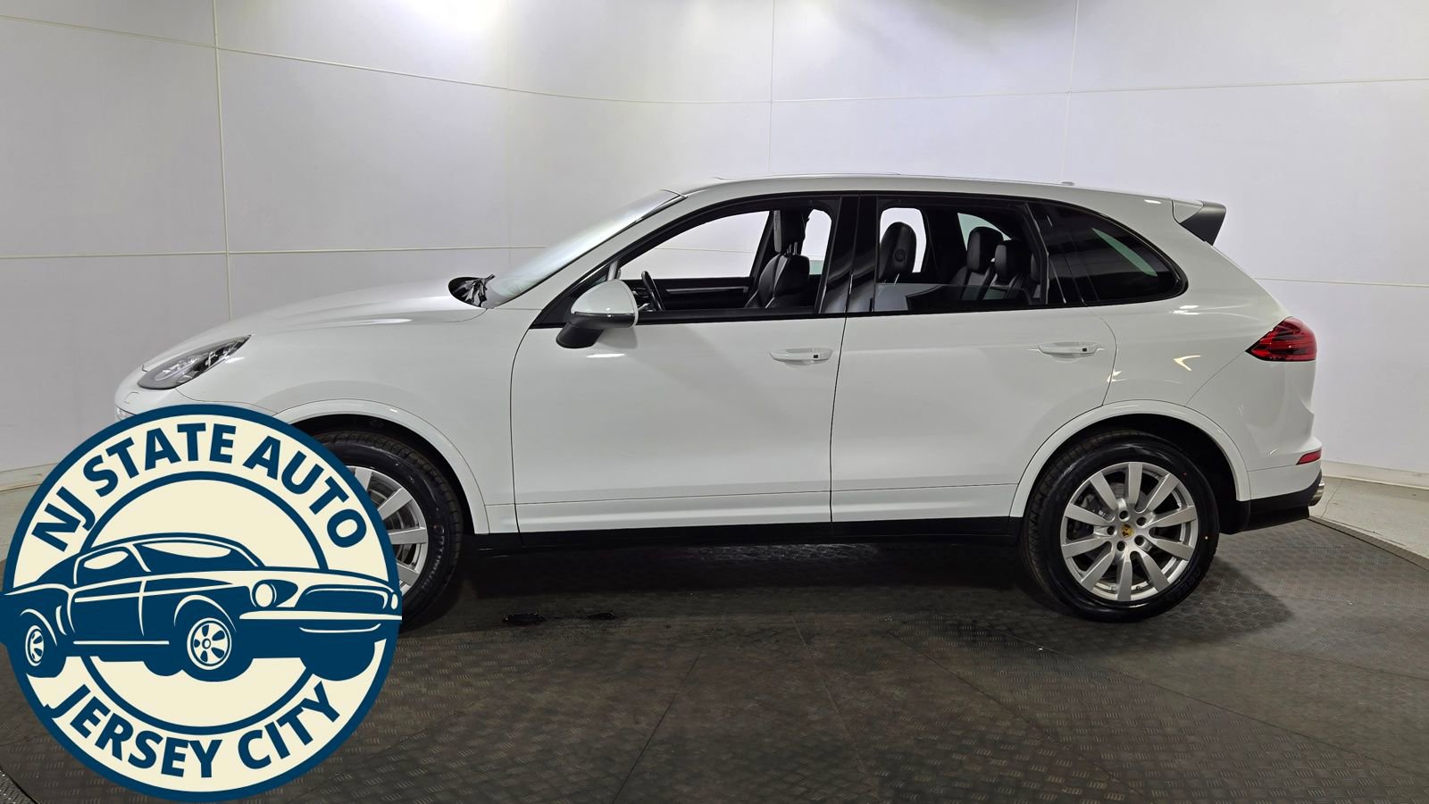 Used 2018 Porsche Cayenne Platinum Edition image 4