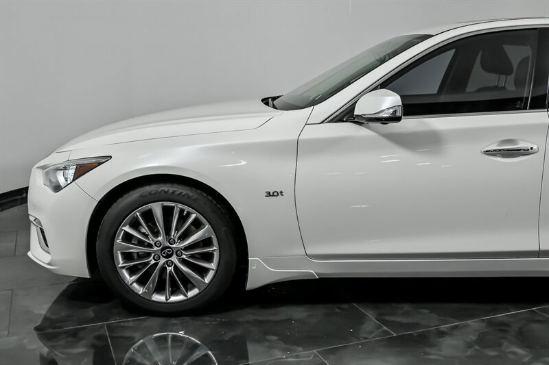 Used 2020 INFINITI Q50 Luxe w/ Essential Package (3.0T Luxe) AWD/4WD image 6
