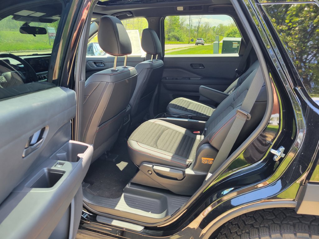 New 2026 Nissan Pathfinder Rock Creek w/ Rock Creek Premium Package AWD/4WD image 12