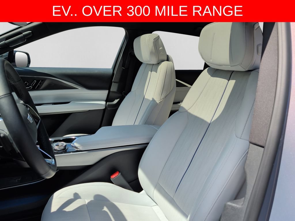 Used 2024 Cadillac Lyriq Luxury w/ LPO, Floor Liner Package AWD/4WD image 16