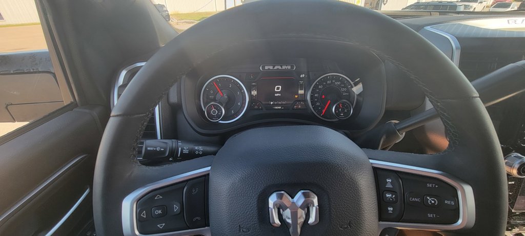 Used 2026 RAM 3500 Big Horn AWD/4WD image 15