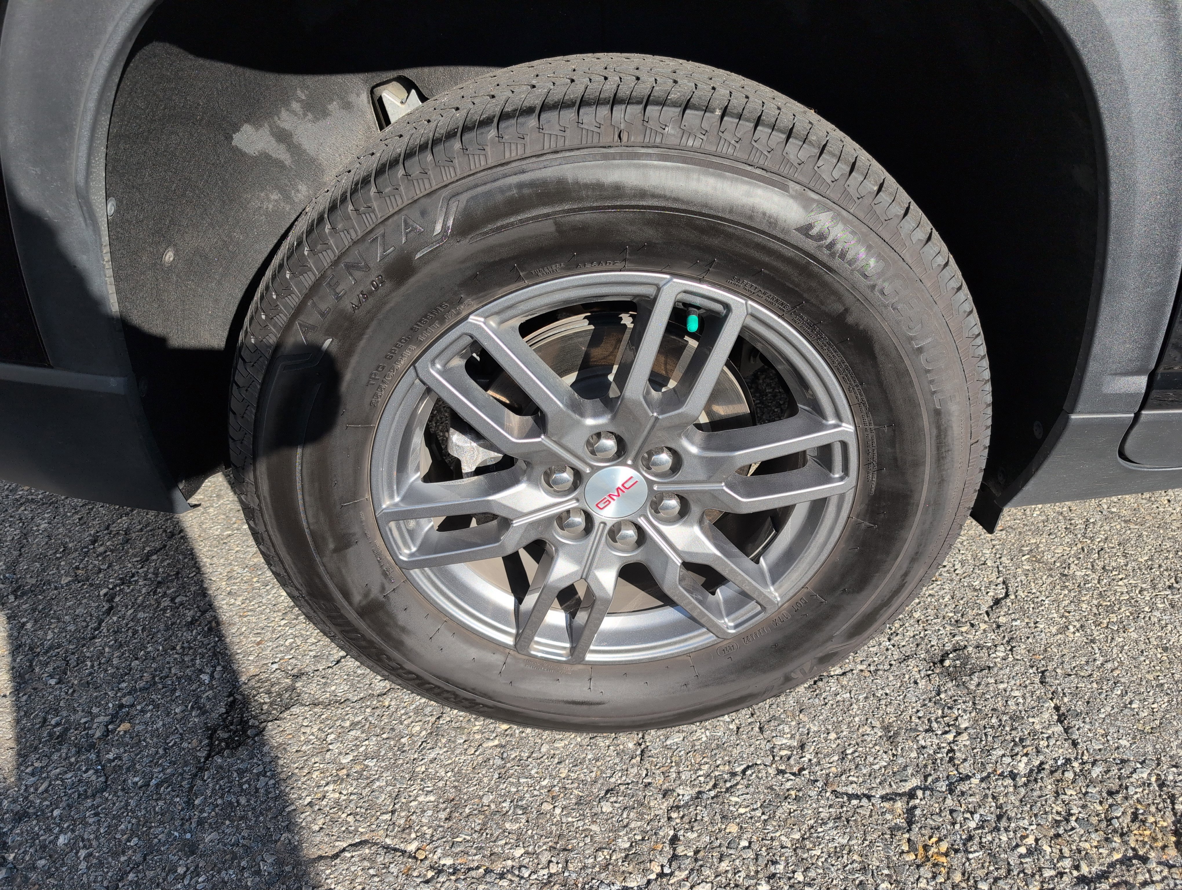 Used 2025 GMC Acadia Elevation image 10