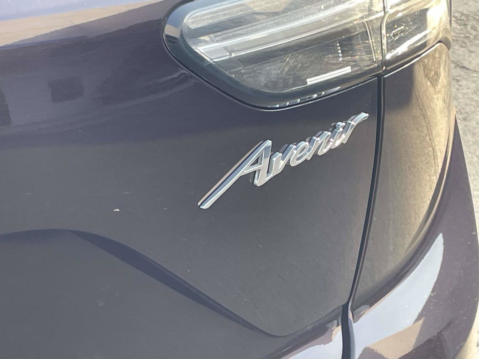 Certified 2021 Buick Envision Avenir w/ Technology Package II AWD/4WD image 5