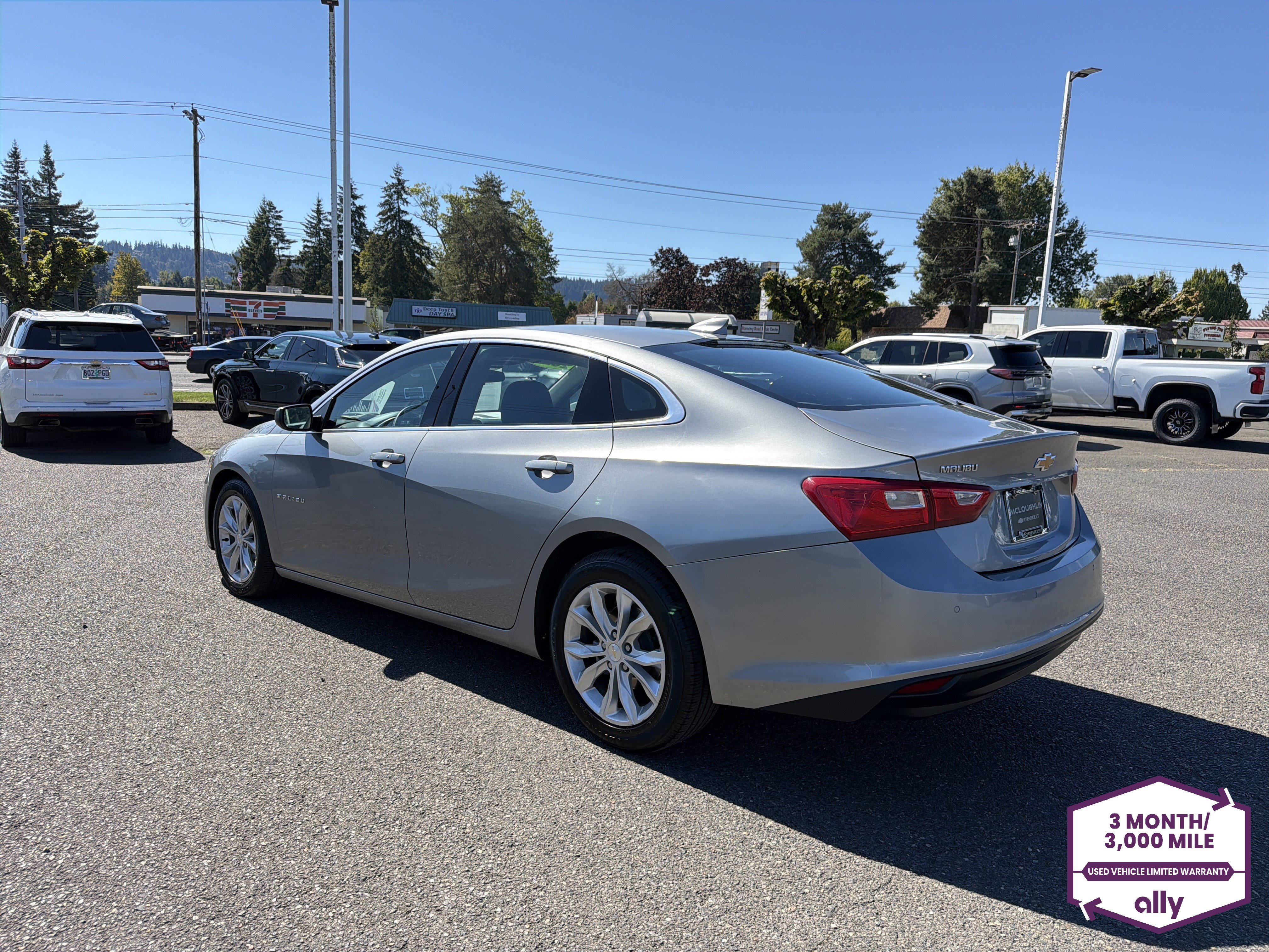 Used 2024 Chevrolet Malibu LT FWD image 3
