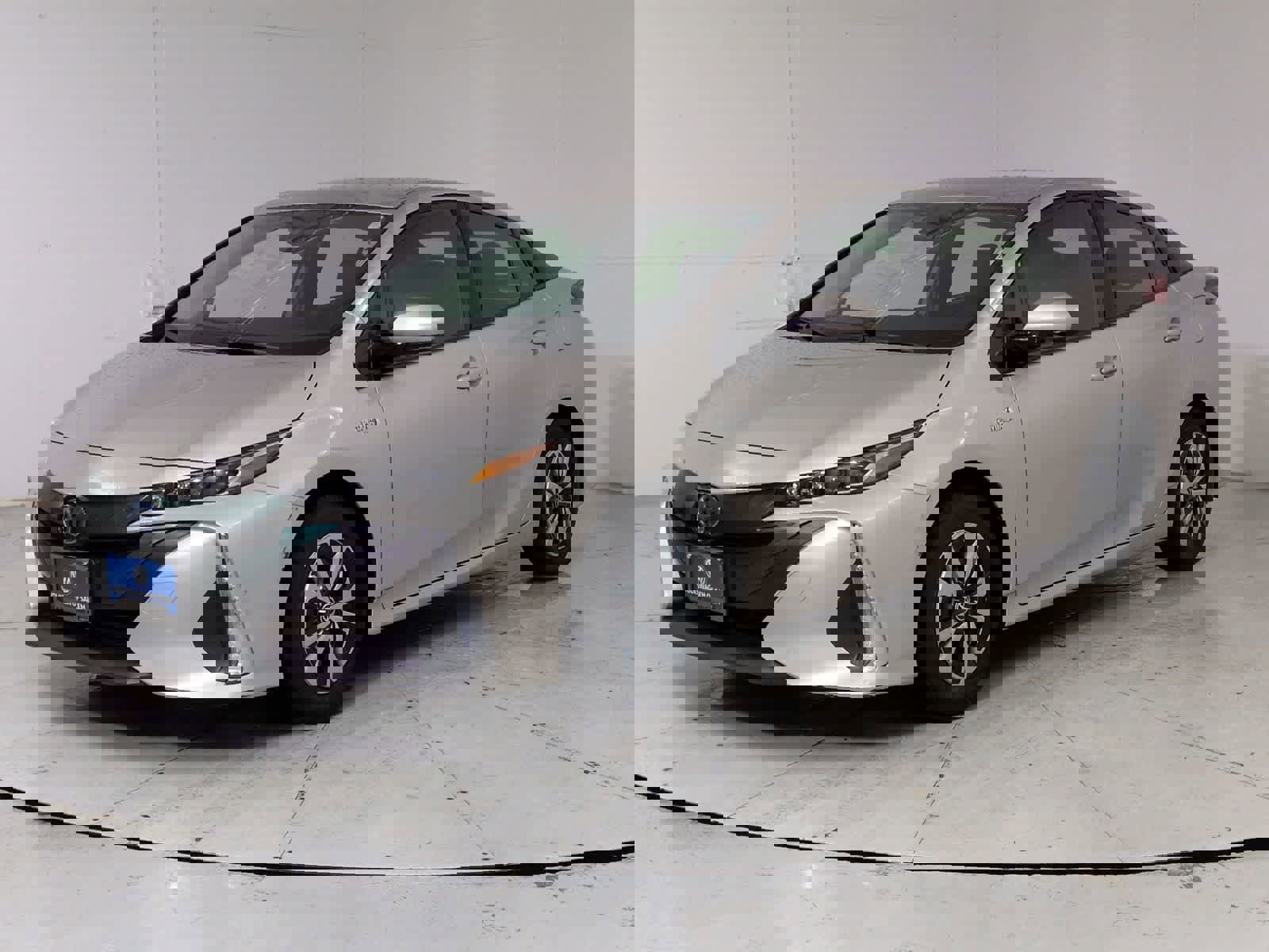 Used 2019 Toyota Prius Prime Premium image 1