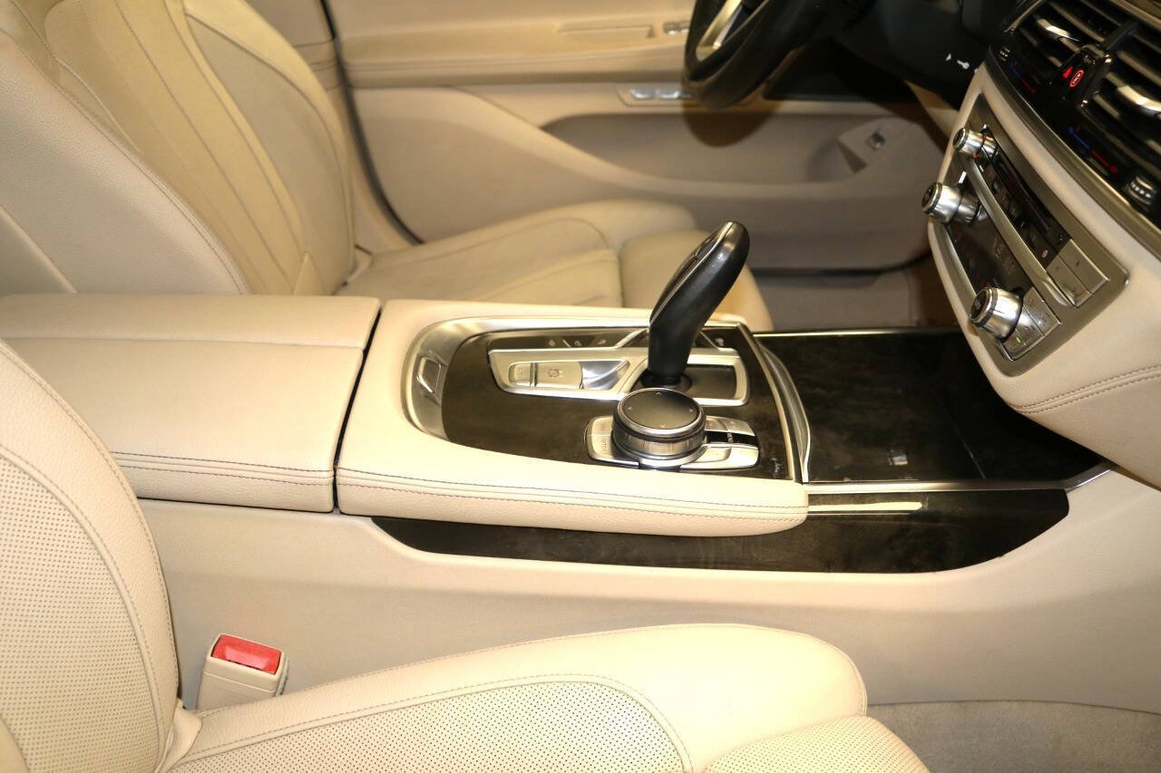 Used 2016 BMW 740i RWD image 44