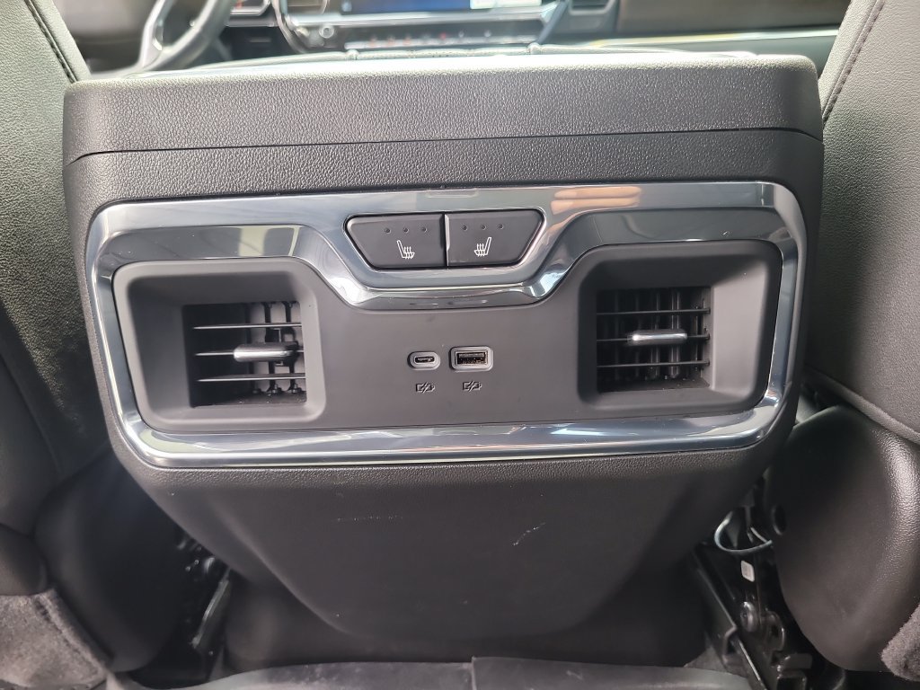 Used 2025 Chevrolet Silverado 1500 High Country w/ High Country Premium Package AWD/4WD image 13
