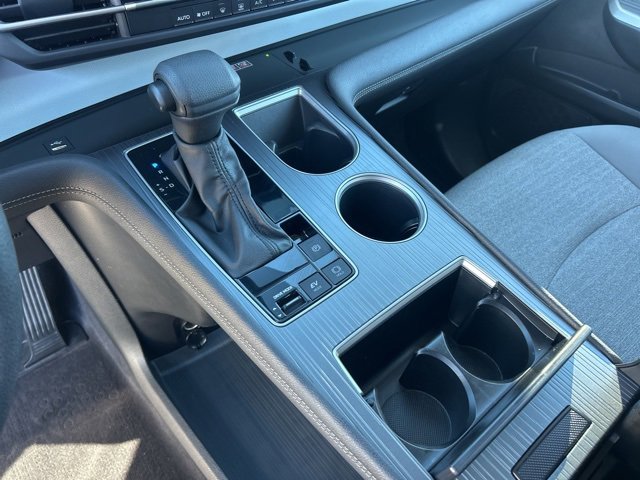 Used 2025 Toyota Sienna LE image 27