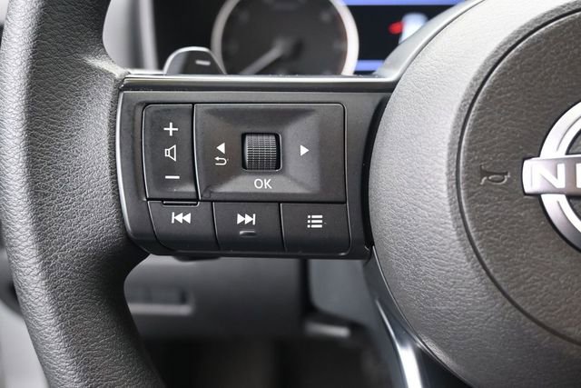 Used 2024 Nissan Rogue S AWD/4WD image 7