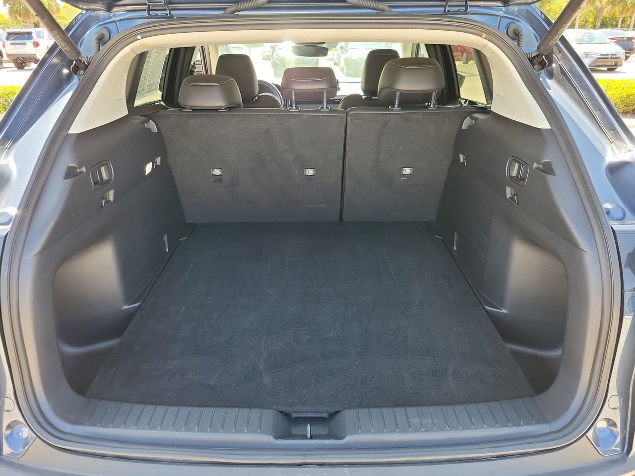 Used 2025 MAZDA CX-50 AWD 2.5 S w/ Premium Package image 8