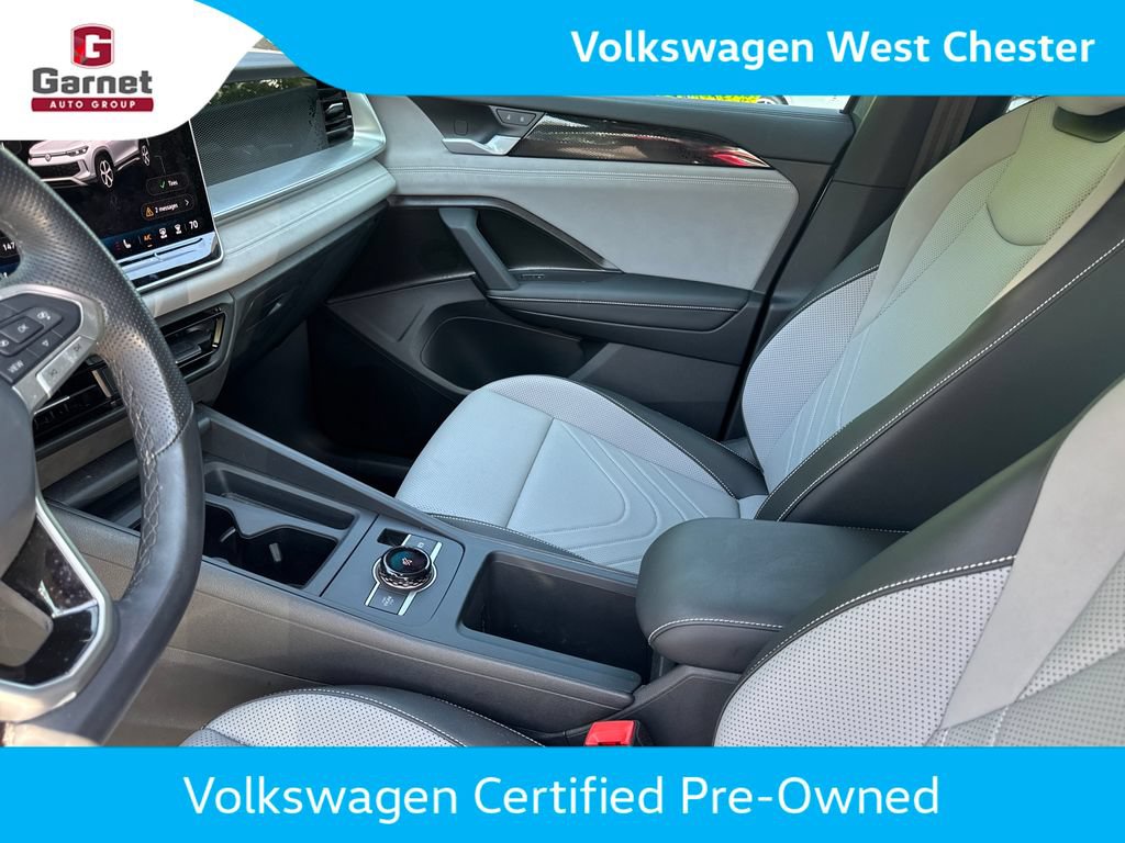 Used 2025 Volkswagen Tiguan SE R-Line AWD/4WD image 13