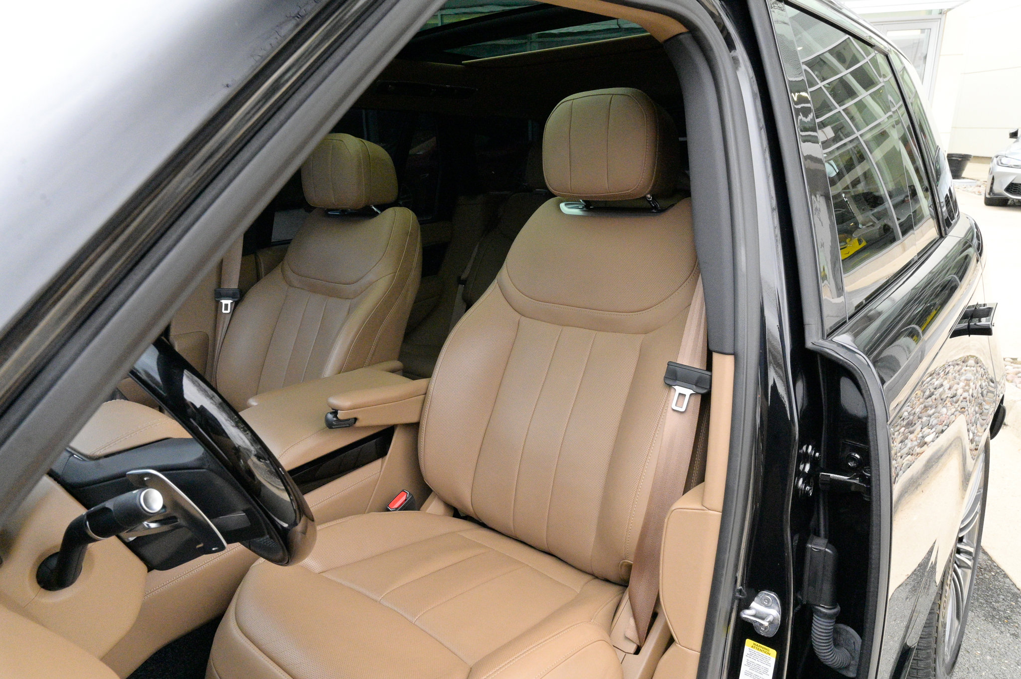 Used 2023 Land Rover Range Rover SE image 22