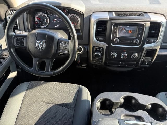 Used 2018 RAM 1500 Classic SLT w/ Luxury Group AWD/4WD image 3