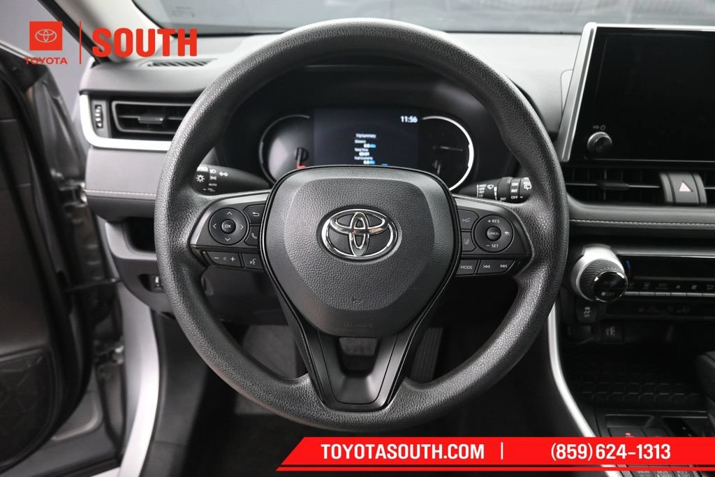 Used 2025 Toyota RAV4 XLE AWD/4WD image 21