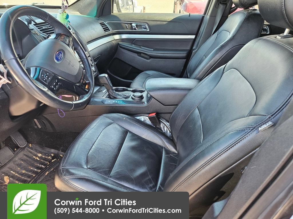Used 2016 Ford Explorer XLT w/ Equipment Group 202A AWD/4WD image 6