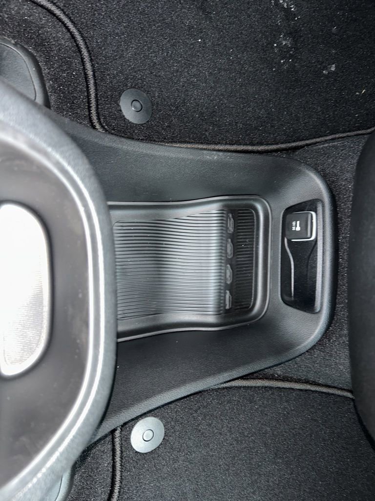 New 2026 Chrysler Pacifica Select image 40