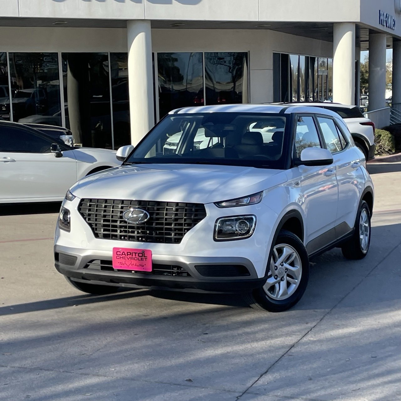 Used 2025 Hyundai Venue SE image 9