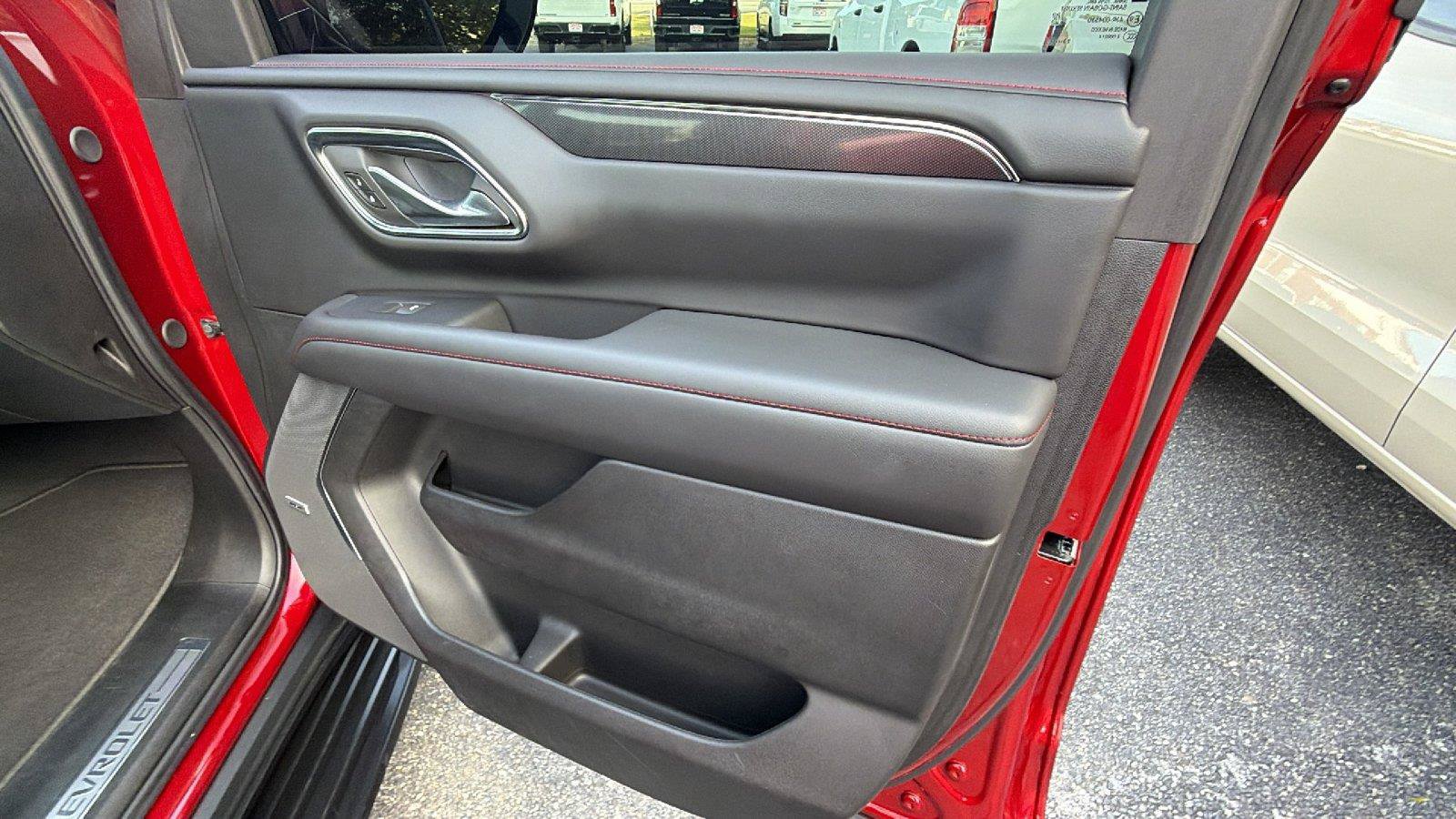 Used 2023 Chevrolet Suburban RST w/ Luxury Package AWD/4WD image 19