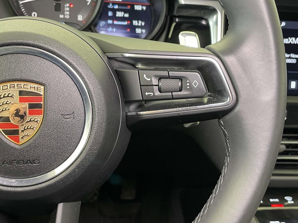 Certified 2025 Porsche Macan image 40