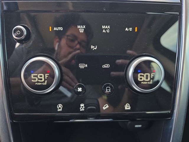 Used 2020 Land Rover Discovery Sport SE AWD/4WD image 27