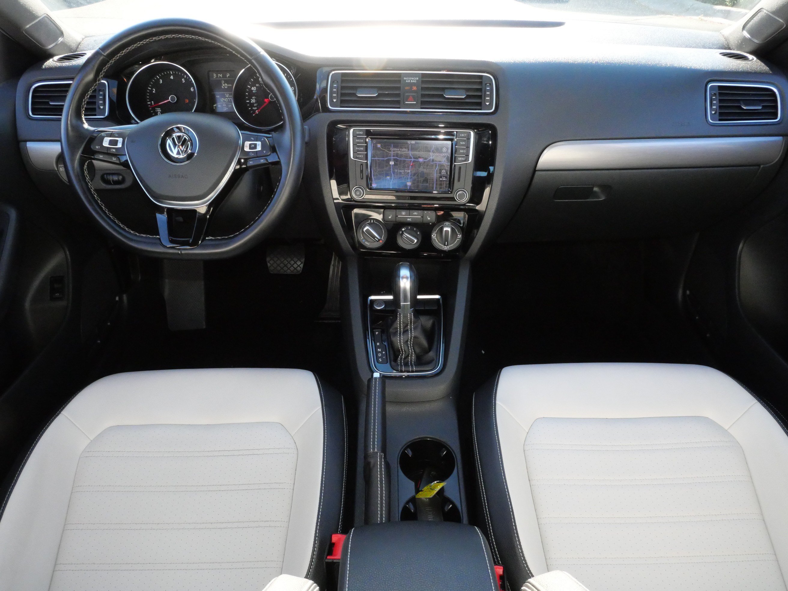 Used 2016 Volkswagen Jetta Sport FWD image 10